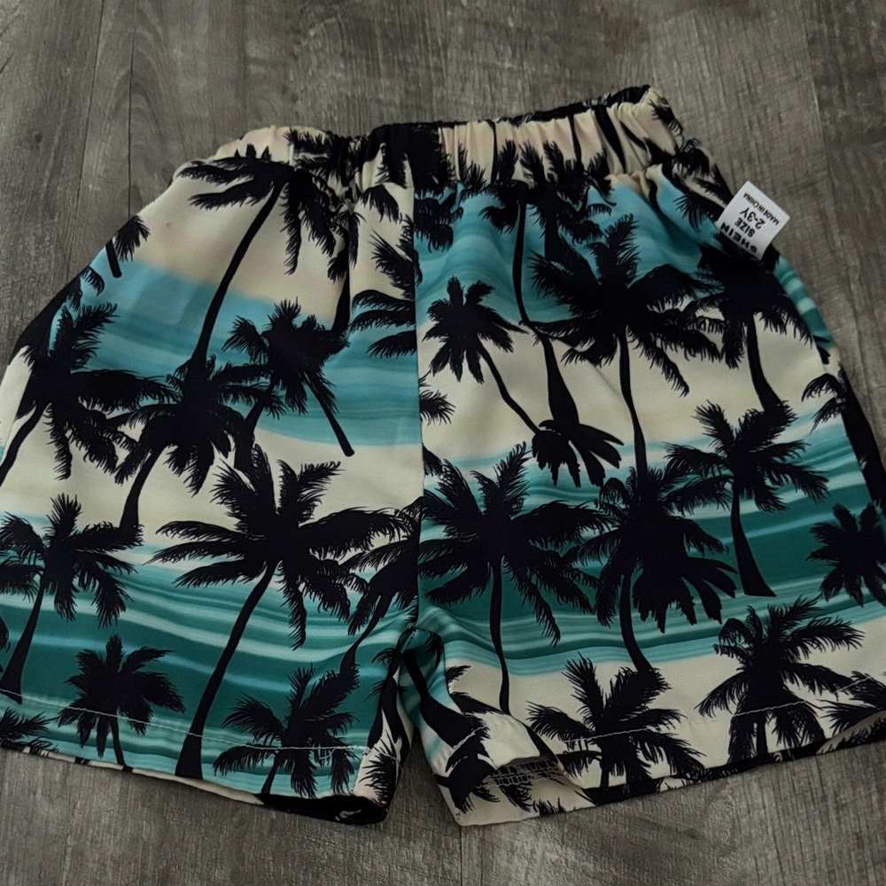 SHEIN Kids Palm Print Shorts - Black and Green